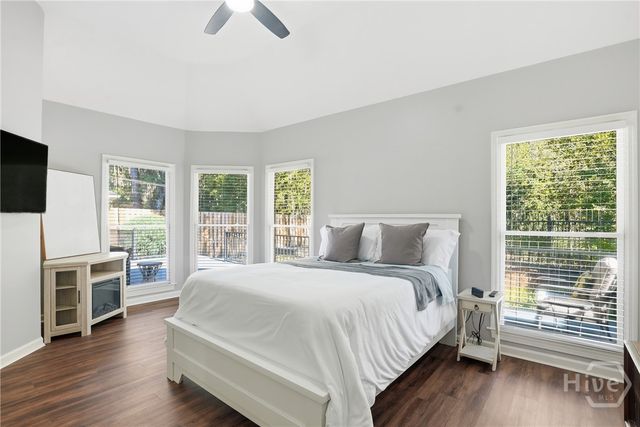 8 Oak Park Place, Savannah, GA 31405