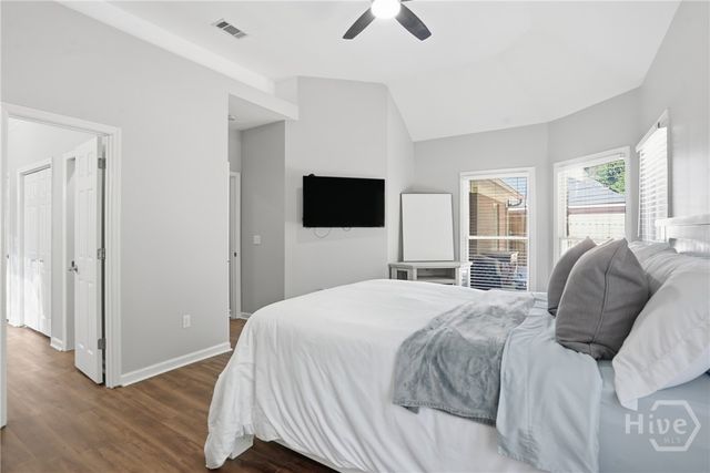 8 Oak Park Place, Savannah, GA 31405