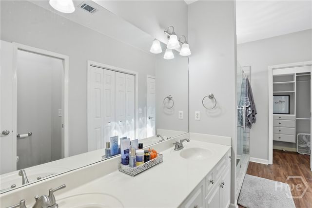 8 Oak Park Place, Savannah, GA 31405