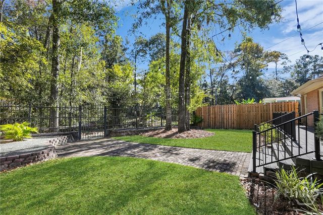 8 Oak Park Place, Savannah, GA 31405