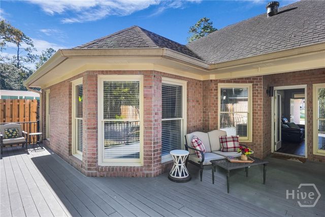 8 Oak Park Place, Savannah, GA 31405