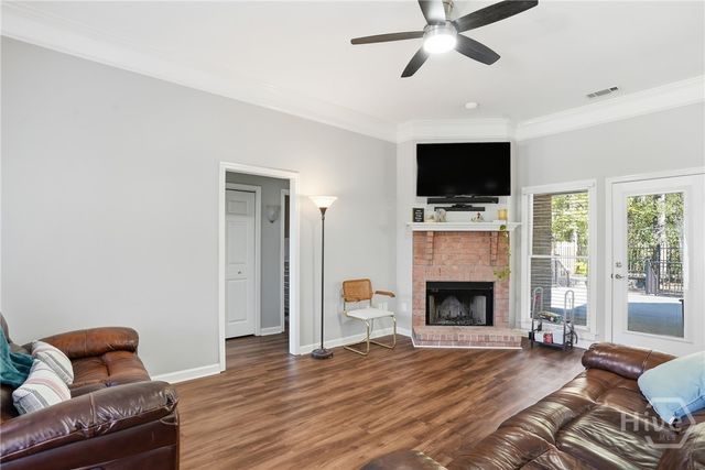 8 Oak Park Place, Savannah, GA 31405