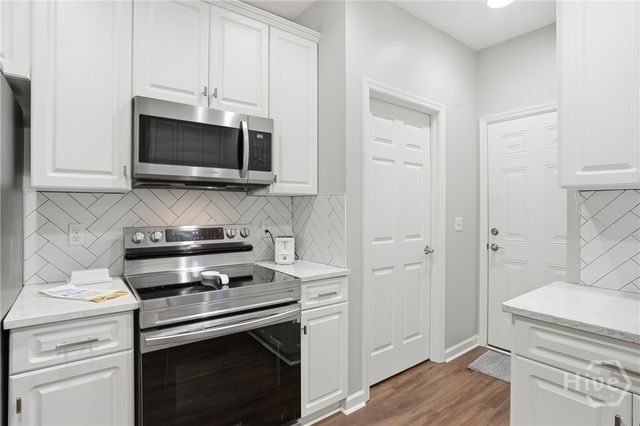 8 Oak Park Place, Savannah, GA 31405