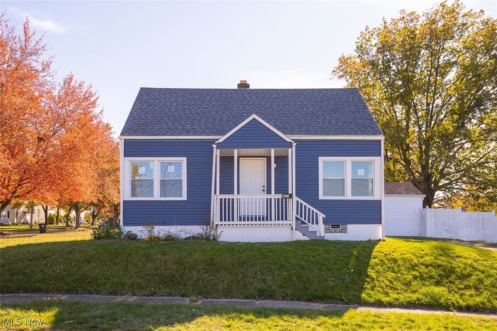 1074 Hartford Avenue, Akron, OH 44320