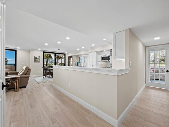 1485 GULF OF MEXICO DRIVE 110, Longboat Key, FL 34228