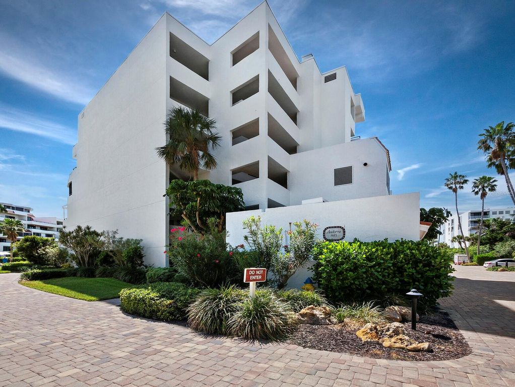 Image 1 of property listing at 1485 GULF OF MEXICO DRIVE 110, Longboat Key, FL 34228