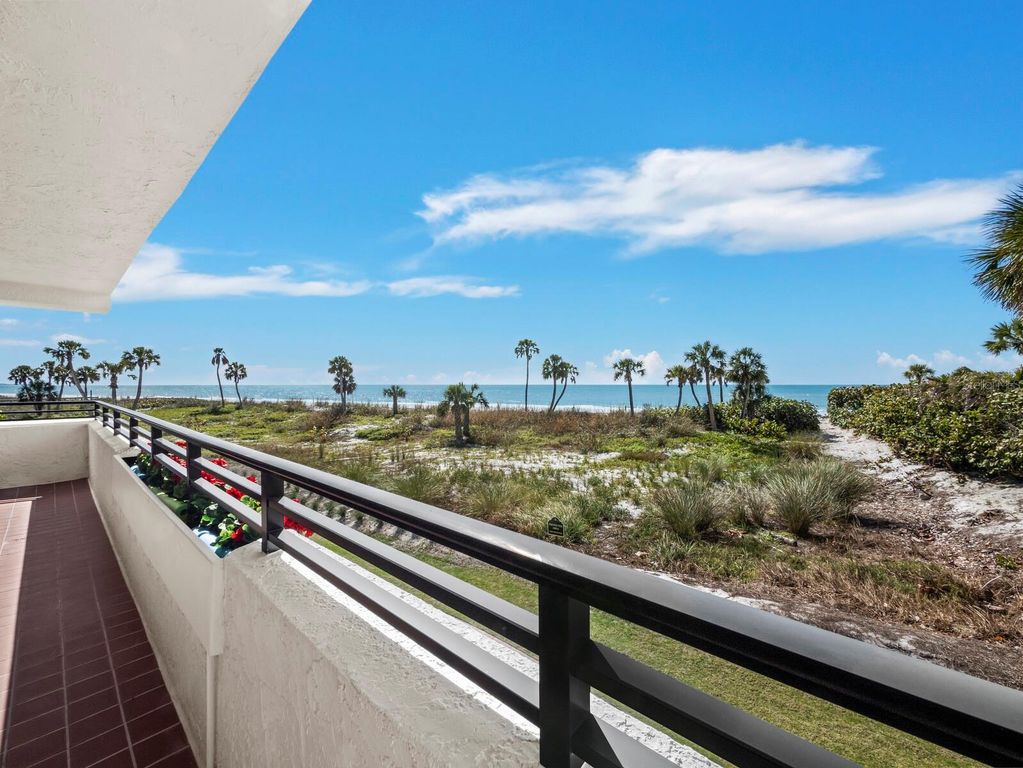 Image 16 of property listing at 1485 GULF OF MEXICO DRIVE 110, Longboat Key, FL 34228