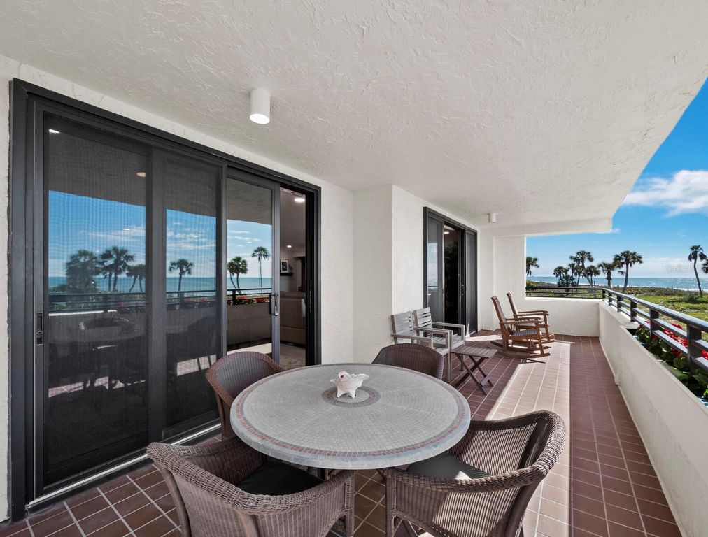 Image 9 of property listing at 1485 GULF OF MEXICO DRIVE 110, Longboat Key, FL 34228