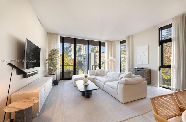 3156 SW 27th Ave 305, Coconut Grove, FL 33133