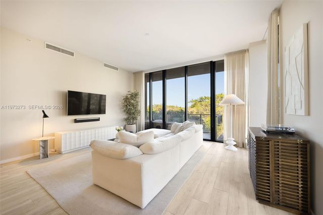 3156 SW 27th Ave 305, Coconut Grove, FL 33133