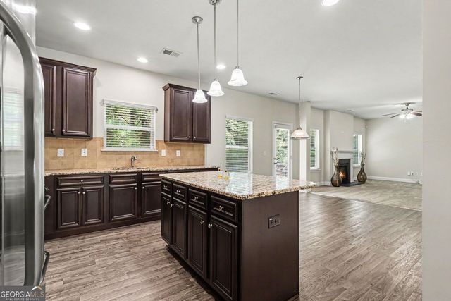 2127 Farmdale Ct, Conyers, GA 30012