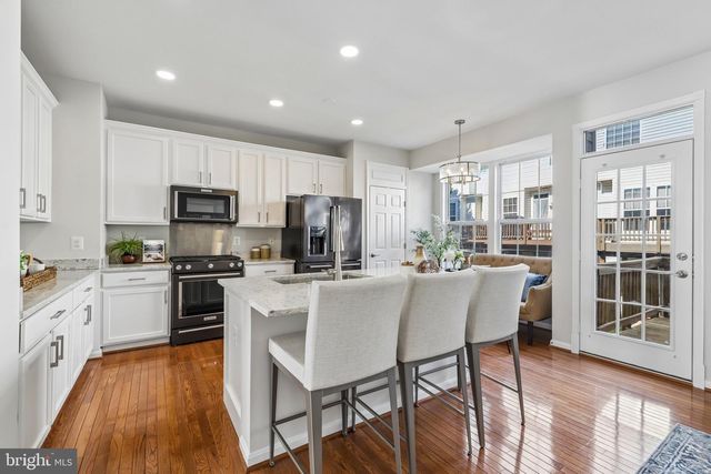 2625 TARLETON CORNER DR, Herndon, VA 20171
