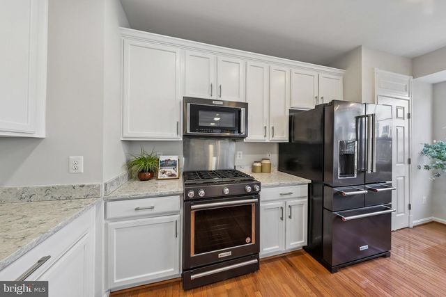 2625 TARLETON CORNER DR, Herndon, VA 20171