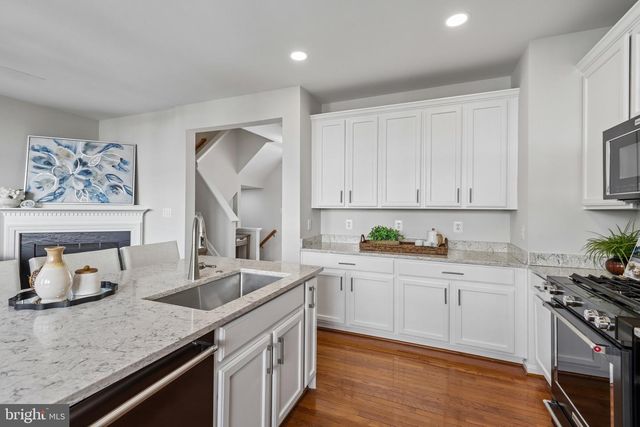 2625 TARLETON CORNER DR, Herndon, VA 20171