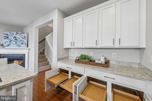 2625 TARLETON CORNER DR, Herndon, VA 20171