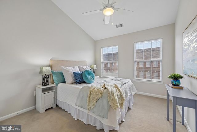 2625 TARLETON CORNER DR, Herndon, VA 20171