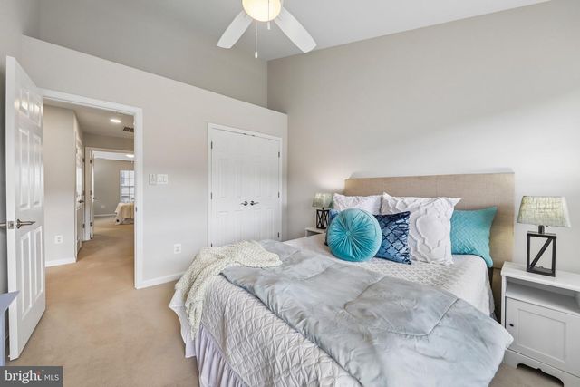 2625 TARLETON CORNER DR, Herndon, VA 20171