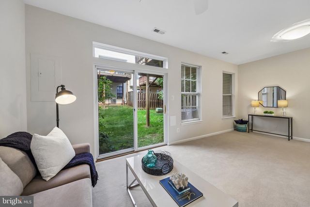 2625 TARLETON CORNER DR, Herndon, VA 20171