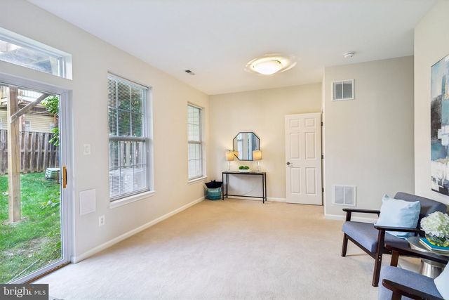 2625 TARLETON CORNER DR, Herndon, VA 20171