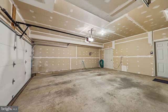 2625 TARLETON CORNER DR, Herndon, VA 20171