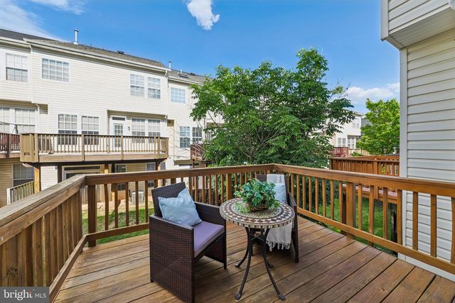 2625 TARLETON CORNER DR, Herndon, VA 20171