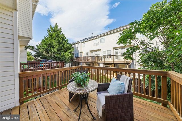 2625 TARLETON CORNER DR, Herndon, VA 20171