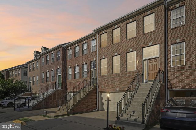 2625 TARLETON CORNER DR, Herndon, VA 20171