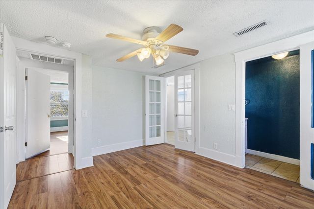 1510 N Robberson Avenue, Springfield, MO 65803