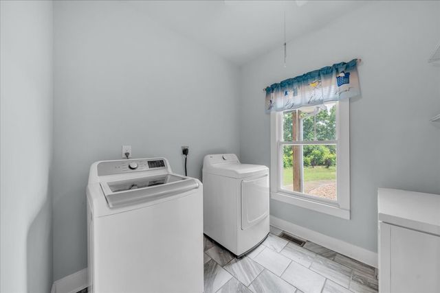1174 Majors Cemetery Rd, Lynchburg, TN 37352