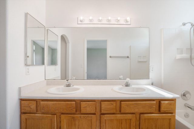 4748 Delaina Drive NE, Rio Rancho, NM 87144