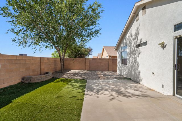 4748 Delaina Drive NE, Rio Rancho, NM 87144