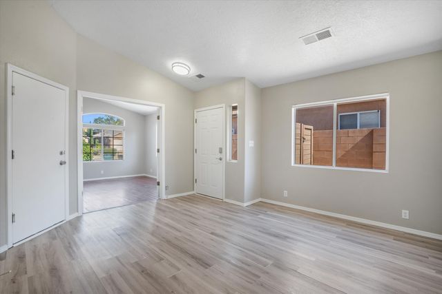 4748 Delaina Drive NE, Rio Rancho, NM 87144