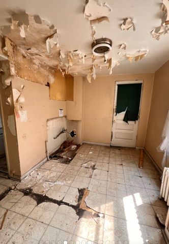 6737 S Champlain Avenue, Chicago, IL 60637