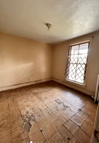 6737 S Champlain Avenue, Chicago, IL 60637