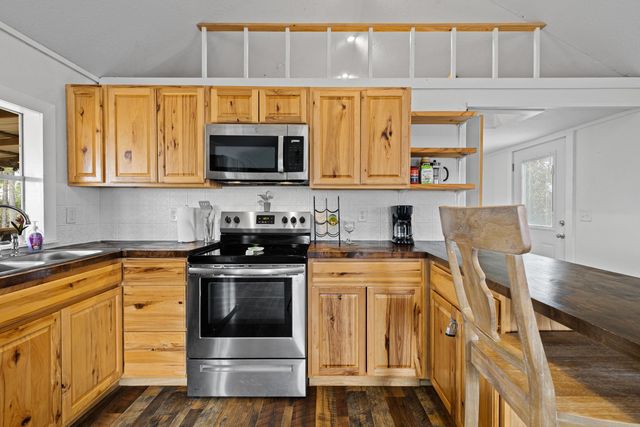 145 Newsome RD, Gilmer, TX 75644