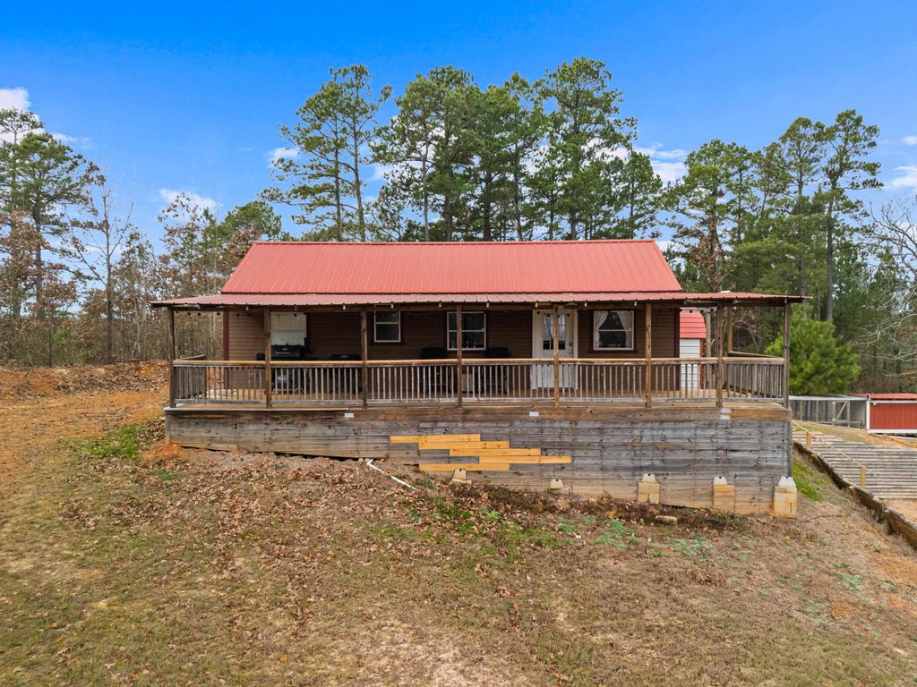 145 Newsome RD, Gilmer, TX 75644