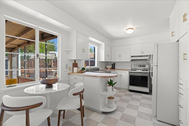 16281 Camino Del Sol, Los Gatos, CA 95032