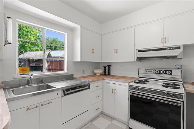 16281 Camino Del Sol, Los Gatos, CA 95032
