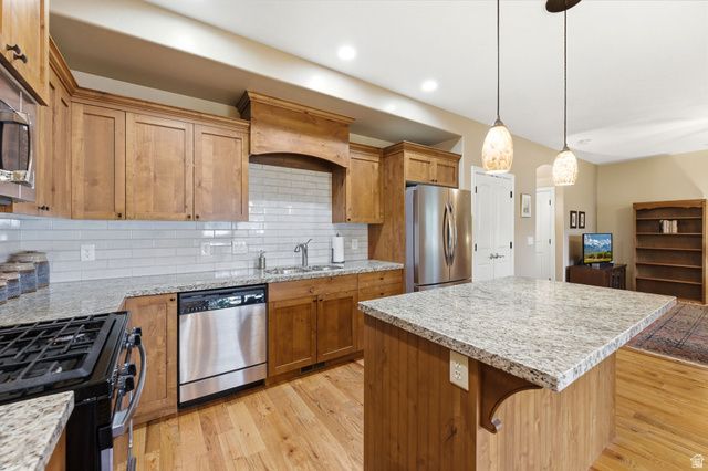 7235 S VIANSA CT, Midvale, UT 84047