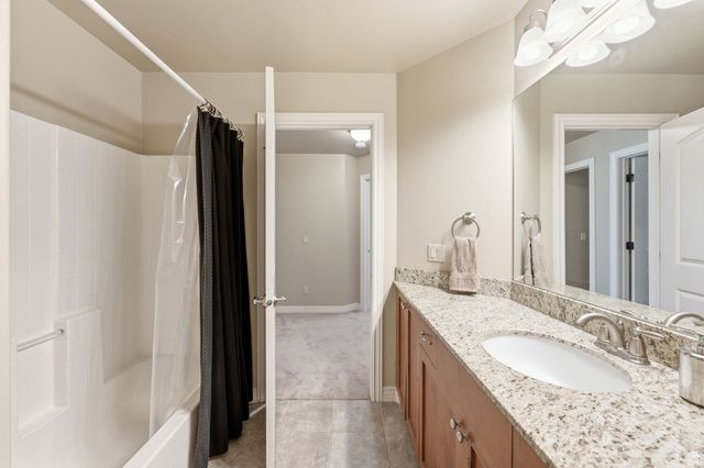 7235 S VIANSA CT, Midvale, UT 84047