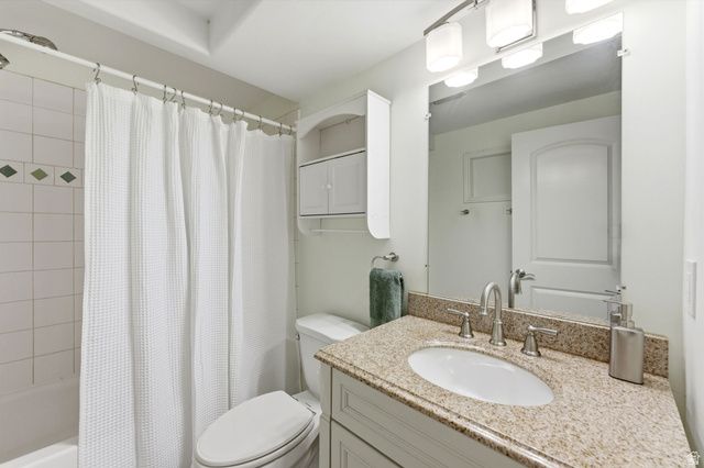7235 S VIANSA CT, Midvale, UT 84047