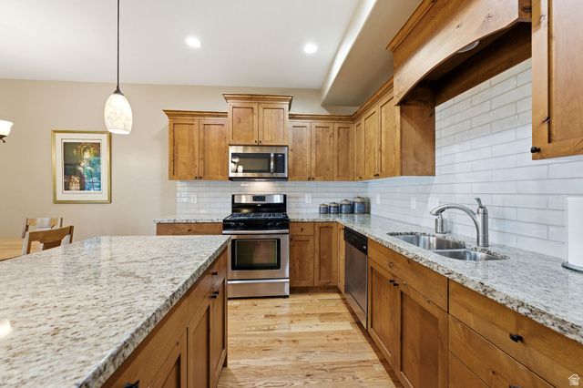 7235 S VIANSA CT, Midvale, UT 84047