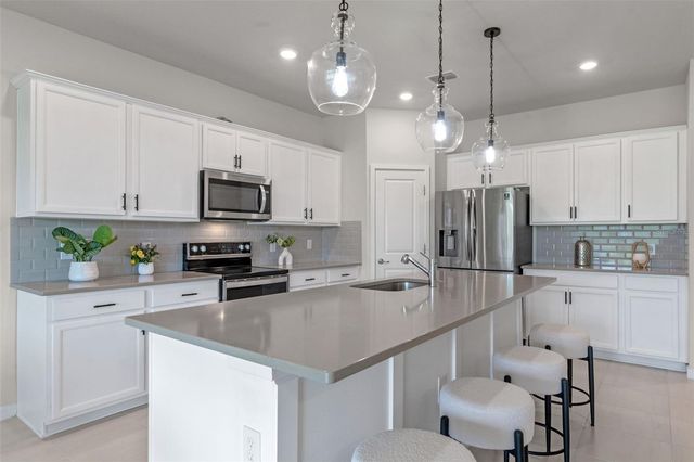 17319 MILLION LAKES COURT, Clermont, FL 34714