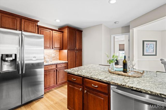 320 Aberdeen Drive, Glen Carbon, IL 62034