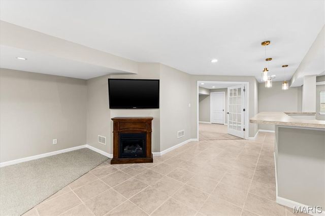 320 Aberdeen Drive, Glen Carbon, IL 62034