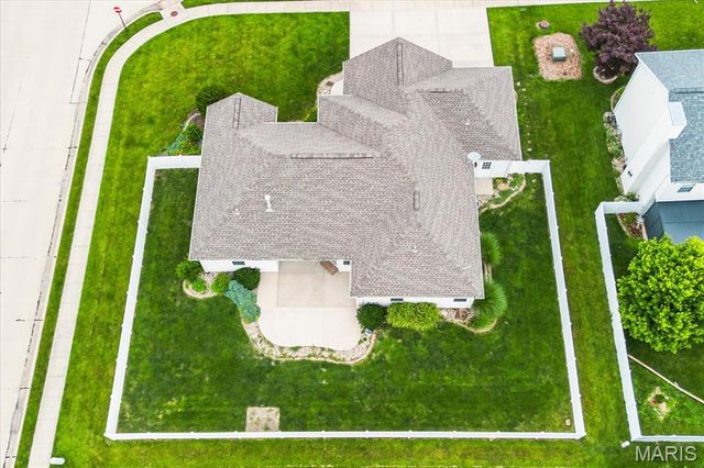 320 Aberdeen Drive, Glen Carbon, IL 62034