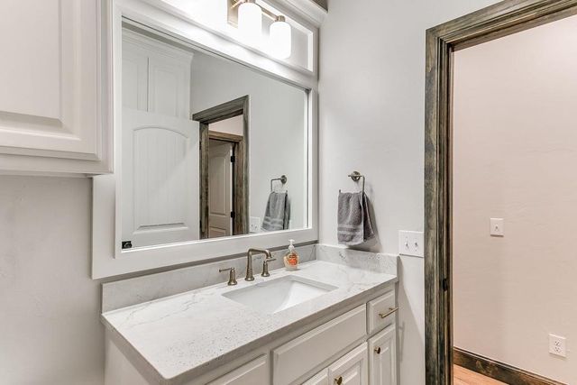 5609 Copper Stone Court, Mustang, OK 73064
