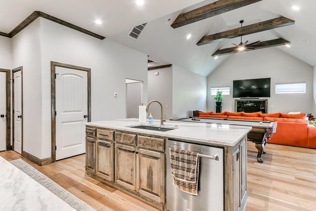 5609 Copper Stone Court, Mustang, OK 73064