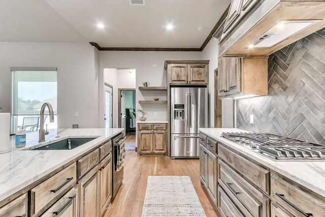 5609 Copper Stone Court, Mustang, OK 73064