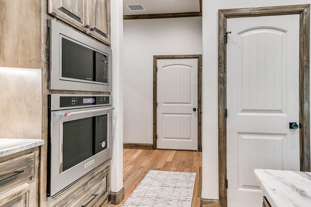 5609 Copper Stone Court, Mustang, OK 73064